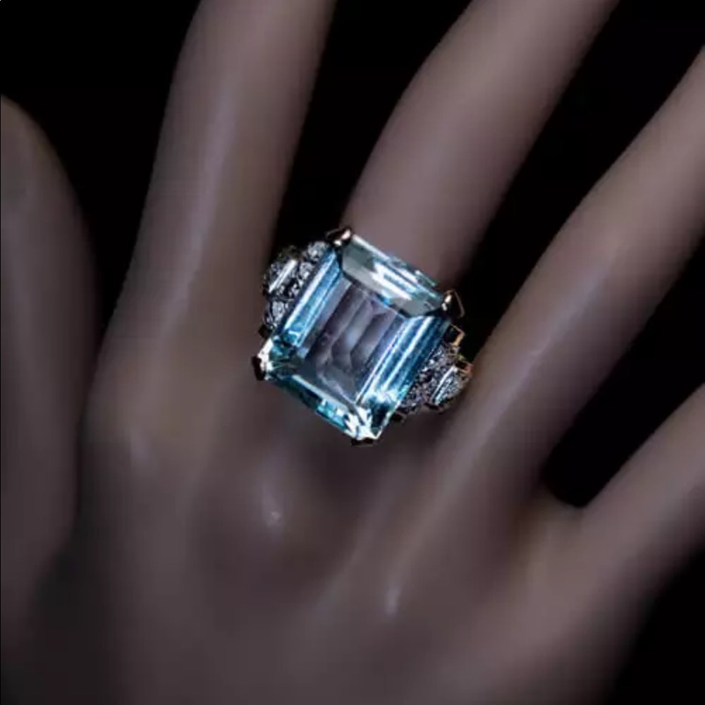 New Rectangular Cut Yellow Gold Aquamarine Ring - Picture 5 of 6